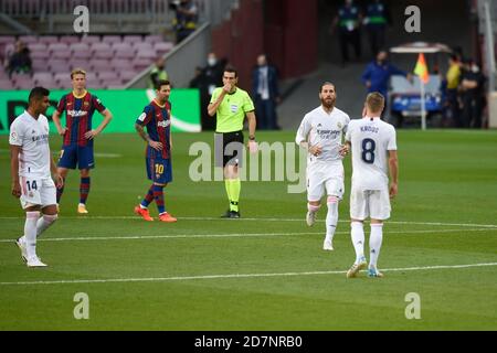 Barcelona, Spanien. Okt. 2020. Sergio Ramos von Real Madrid CF feiert sein Tor beim La Liga Spiel zwischen FC Barcelona und Real Madrid, das am 24. Oktober 2020 im Camp Nou Stadion in Barcelona, Spanien, gespielt wurde. (Foto von PRESSINPHOTO) Credit: Pro Shots/Alamy Live News Stockfoto