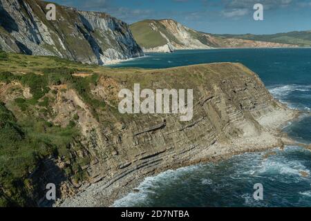 Mupe Bay, Blick nach Osten über Worbarrow Bay Chalk Cliffs, Teil der Jurassic Coast WHS, Dorset. Stockfoto