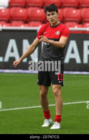 SUNDERLAND, ENGLAND. 24. OKTOBER Luke O'Nien von Sunderland während des Sky Bet League 1 Spiels zwischen Sunderland und Portsmouth im Stadium of Light, Sunderland am Samstag, 24. Oktober 2020. (Kredit: Robert Smith - MI News) Kredit: MI Nachrichten & Sport /Alamy Live Nachrichten Stockfoto