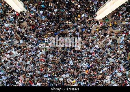 Luftaufnahme der Black Lives Matter Protestierenden am Hawaii State Kapitol Stockfoto