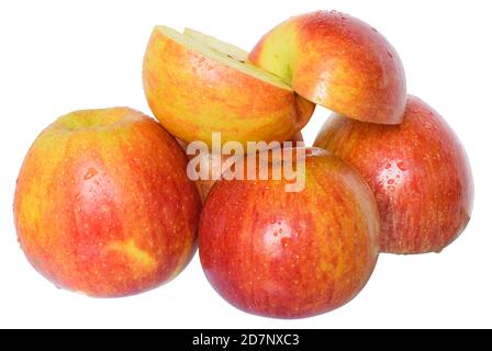 Haufenrot geschnitten Apfel isoliert auf weißem Hintergrund. Stockfoto