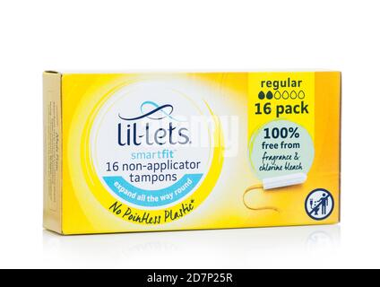 LONDON, UK - 14. OKTOBER 2020: Box mit Lil-Lets nicht-Applikator Tampons auf weißem Hintergrund. Stockfoto