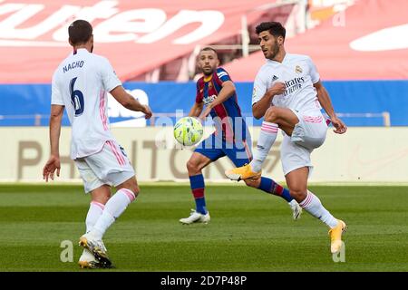 Barcelona, Spanien. Okt. 2020. Marco Asensio von Real Madrid während des Liga-Spiels zwischen dem FC Barcelona und Real Madrid im Camp Nou am 24 2020. Oktober in Barcelona, Spanien. Bild: Dax Images/Alamy Live News Stockfoto