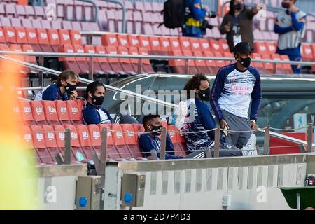 Barcelona, Spanien. Okt. 2020. Marcelo, Rodrygo, Iisco, Luka Modric und Eder Militao von Real Madrid beim Aufwärmen vor dem La Liga Spiel zwischen FC Barcelona und Real Madrid am Camp Nou am 24 2020. Oktober in Barcelona, Spanien. Bild: Dax Images/Alamy Live News Stockfoto