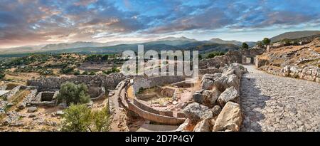 Antikes griechisches Grab Kreis EINE Ruinen Begräbnisstätte, Mycenae Necropolis Archäologische Stätte, Stockfoto