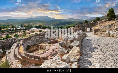 Antikes griechisches Grab Kreis EINE Ruinen Begräbnisstätte, Mycenae Necropolis Archäologische Stätte, Stockfoto