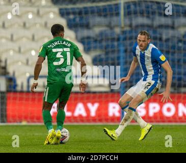 Huddersfield, Großbritannien. Okt. 2020. 24. Oktober 2020 The John Smiths Stadium, Huddersfield, Yorkshire, England; English Football League Championship Football, Huddersfield Town versus Preston North End; Scott Sinclair (31) von Preston North End kommt auf den Ball Kredit: Action Plus Sports Images/Alamy Live News Stockfoto