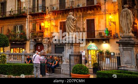 Via Vittorio Emanuele. Blick vom Cassaro Alto. Palermo, Sizilien, Italien Stockfoto