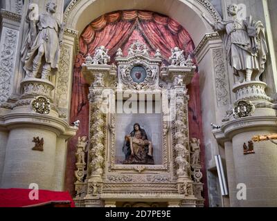 Altar der Frömmigkeit. Kirche San Matteo (Chiesa di San Matteo). Lecce, Italien Stockfoto