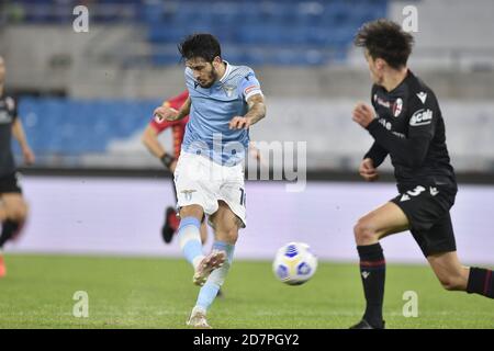 Rom, Italien. Okt. 2020. ROM, ITALIEN - Oktober 24 : Luis Albertoof SS Lazio erzielt ein Tor während der italienischen Serie EIN Fußballspiel zwischen SS Lazio und Bologna FC im Stadio Olimpico am 24. Oktober 2020 in Rom Italien/LM Credit: Claudio Pasquazi/LPS/ZUMA Wire/Alamy Live News Stockfoto