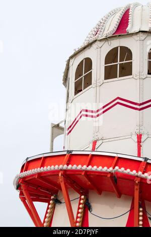 Nahaufnahme des Helter Skelter auf dem Pier in Clacton on Sea, Essex Stockfoto