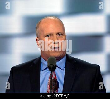 Philadelphia, Pennsylvania, USA, 27. Juli 2016Ehemaliger NYPD-Detektiv Joe Sweeney spricht an die Democratic National Nominating Convention Credit: Mark Reinstein/MediaPunch Stockfoto