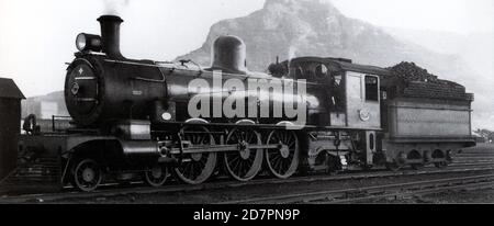 Südafrika Geschichte: South African Railways Klasse 5A 721 (4-6-2); ex Cape Government Railways â € œKarooâ € Klasse 903 ca. 1940 Stockfoto