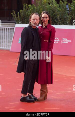 Rom, Italien. Okt. 2020. Thom Yorke und Dajana Roncione während des zehnten Tages des Rom Filmfestivals am 24. Oktober 2020 in Rom, Italien. (Foto: Matteo Nardone/Pacific Press/Sipa USA) Quelle: SIPA USA/Alamy Live News Stockfoto