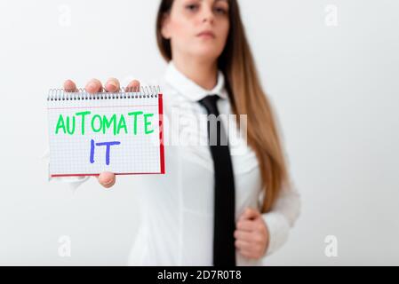 Textzeichen mit der Anzeige Automatisieren. Business Foto Text konvertieren Prozess oder Anlage zu bedienen automatische Ausrüstung. Modell, das ein anderes leeres CO anzeigt Stockfoto