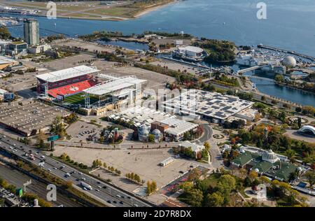 Luftaufnahme des Exhibition Place und des Ontario Place, Toronto. Stockfoto