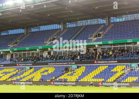 Broendby, Dänemark. Okt. 2020. Zuschauer beim 3F Superliga Spiel zwischen Broendby IF und FC Midtjylland im Broendby Stadion in Broendby. (Foto Kredit: Gonzales Foto/Alamy Live News Stockfoto