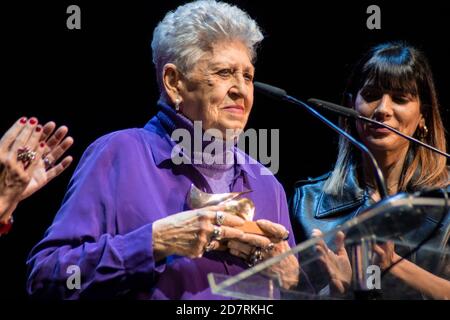 Pilar Bardem erhält ihren Preis vom 'Union de Actores' Award 2020 beim Teatro Circo Price in Madrid, Spanien.09. März 2020. (Oscar Gil/Alfa Images) Stockfoto