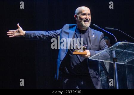 Javier Camara erhält seinen Preis von 'Union de Actores' Awards 2020 beim Teatro Circo Price in Madrid, Spanien.09. März 2020. (Oscar Gil/Alfa Images) Stockfoto