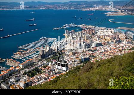 Gibraltar, Vereinigtes Königreich, 1. Oktober 2018:- die Gibraltar Seilbahn, bringt Besucher auf den Gipfel des Felsens von der Stadt unten. Gibraltar ist ein Stockfoto