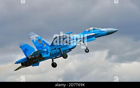 Die ukrainische Luftwaffe Suchoi Su-27 (NATO-Berichtsname: 'Flanker') fliegt bei RIAT 2019 Stockfoto