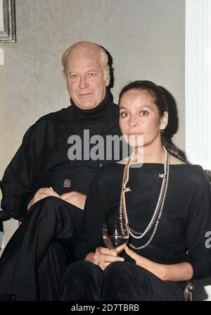 Curd Jürgens, English österreichischer Bühnen- und Filmschauspieler, mit Ehefrau Christine Schmitz in Hamburg, Deutschland 1976. Deutsche österreichische Bühne und Film Schauspieler Curd Jürgens mit seiner Frau Margie Schmitz in Hamburg, Deutschland 1976. Stockfoto