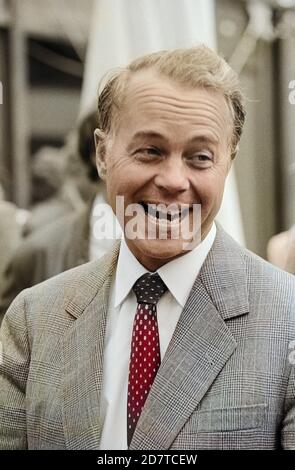 Ernst Albrecht, deutscher Politiker und Ministerpräsident von Niedersachsen, in Hamburg, Deutschland um 1984. Der deutsche Politiker und Ministerpräsident des Landes Niedersachsen, Ernst Albrecht, um 1984 in Hamburg. Stockfoto