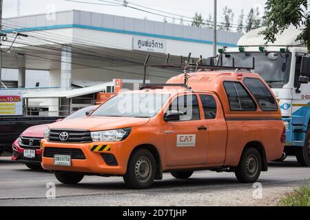 Chiangmai, Thailand - Oktober 16 2020: Pickup Truck von CAT Telecom Public Company Limited. Internet- und Telefonservice in Thailand. Foto auf der Straße Stockfoto