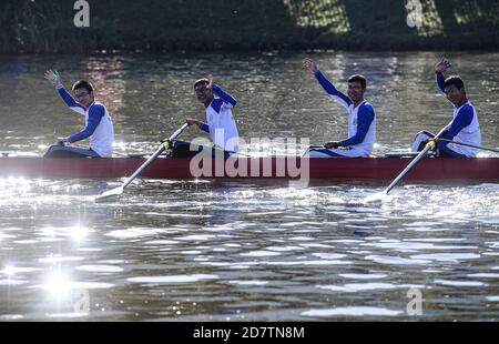 Shenyang, Shenyang, China. Oktober 2020. LiaoningÃ¯Â¼Å'CHINA-der 3. Shenyang International Rowing Open Wettbewerb endet am 18. Oktober 2020 in Shenyang, Provinz Liaoning. Am selben Tag wurde das große Finale ''Guan Gong vs. Qin Qiong''' zwischen dem Ruderteam der Jimei Universität und dem Drachenbootteam des Shenyang Sports Bureau, dem Gewinner des 10. Shenyang Dragon Boat Grand Prix, gestartet. Am Ende gewann das Ruderteam der jimei University. Quelle: SIPA Asia/ZUMA Wire/Alamy Live News Stockfoto