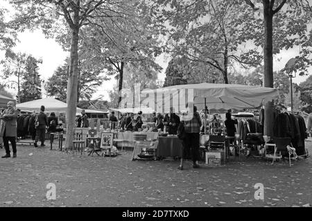 Zürich: Corona Virus Shopping auf dem Flohmarkt am Bürkliplatz Stockfoto