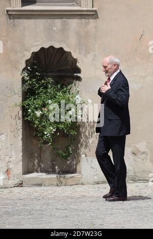 Tschenstochau, Polen - 26. Juni 2017: Verteidigungsminister Antoni Macierewicz und polnische Politiker auf dem Jasna Gora Kloster während der ersten m Stockfoto