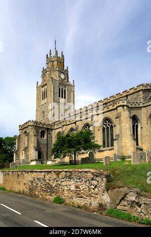 St Andrews Kirche, Sutton im Isle Dorf, Cambridgeshire, England, Großbritannien Stockfoto