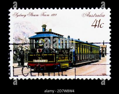 MOSKAU, RUSSLAND - 28. MÄRZ 2018: Eine in Australien gedruckte Marke zeigt Steam Tram, Sydney, 1884, Historic Trams Serie, um 1989 Stockfoto