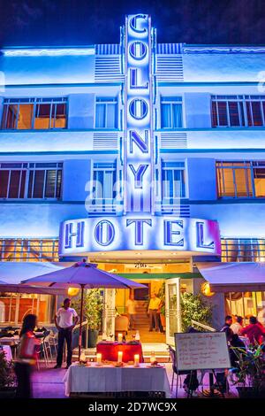 Miami Beach Florida, South Beach, Ocean Drive, Night Evening Colony Hotel Beleuchtung Neonlichter blaues Leuchten, Stockfoto