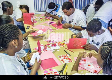 Miami Florida,Non Violence Project USA,Studenten Anti-Drogen-gemeinnütziger Verein,Martin Luther King Jr. Tag Teenager Teenager Teenager Jugendliche,Schwarz Stockfoto