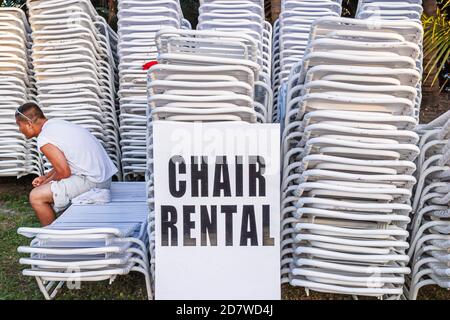 Miami Florida, Coconut Grove Arts Festival, Stuhlverleih in der Nähe von kostenlosem Konzert, Stockfoto