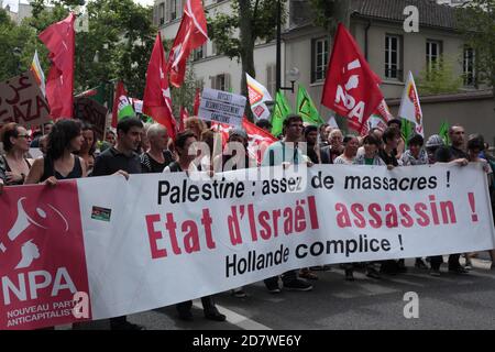 Pro-palästinensische Demonstration in Paris zur Unterstützung der Bevölkerung von Gaza nach der israelischen Offensive, bei der 1.600 Palästinenser ums Leben kamen. NPA Stockfoto