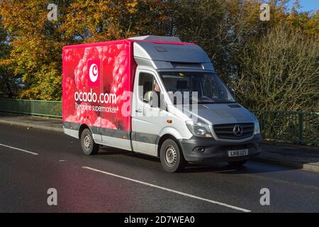 Ein Ocado Online Lebensmittel Lieferwagen Stockfoto