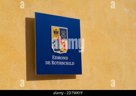 Lugano, Tessin, Schweiz - 18. Oktober 2020 : Logo der Edmond De Rothschild Bank. Die Edmond de Rothschild Gruppe ist ein Finanzinstitut sp Stockfoto