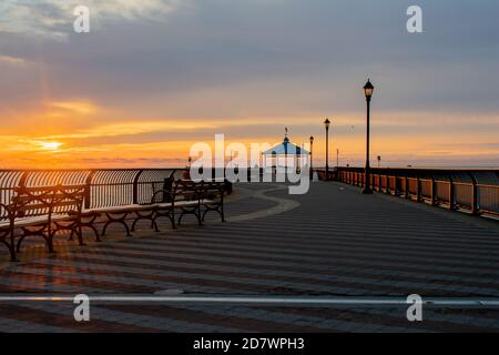 Sonnenaufgang vom midland Beach Staten Island Stockfoto