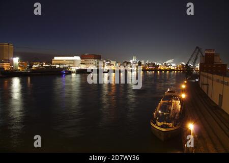 BASF Werk Ludwigshafen bei Nacht Stockfoto