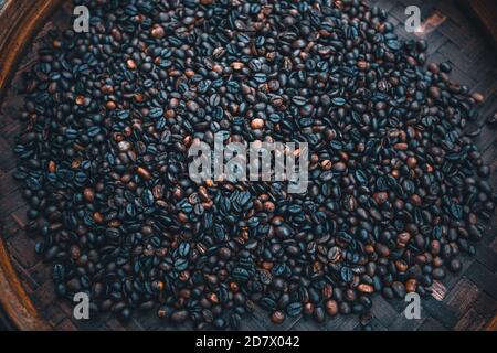 Nahaufnahme der Ernte Sack mit frischen Kaffeebohnen Stockfoto