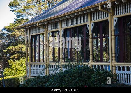 The Blue Mountains, NSW, Australien. Samstag, 8. August 2020. Darley's Restaurant und makellose Gärten, The Blue Mountains, NSW. Darley's Restaurant Stockfoto