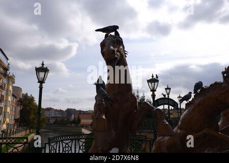 Bronzestatue der Pferde auf der Straße Stockfoto