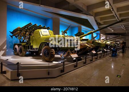 Peking, China - Jan 10 2020: Militärmuseum der Chinesischen Volksrevolution zeigt kulturelle Relikte, materielle Objekte und Dokumente des Achie Stockfoto
