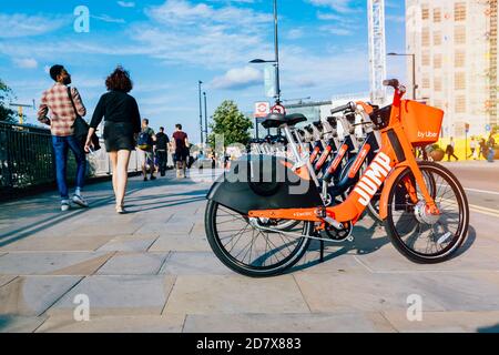 City of London, UK, 12. Juli 2019: Jump Electric Bikes UBER, opeates in London Vereinigtes Königreich. Stockfoto