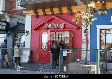 17. Oktober 2020 - Collinwood Ontario Kanada. Blue Mountain Village - Beavertails Eingang. Luke Durda/Alamy Stockfoto