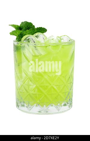 Thai und Estragon Limonade, Gin Basil Smash auf weißem Hintergrund Stockfoto