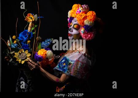 Frau personifiziert als catrina am Tag der Toten Stockfoto