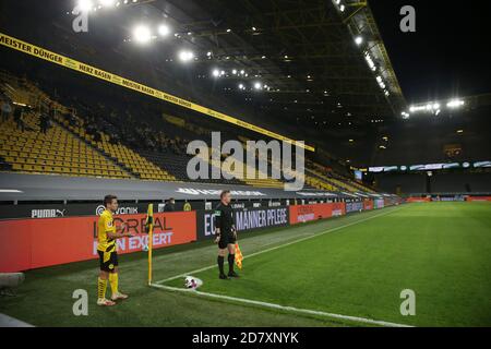 Dortmund, Deutschland. 24. Okt, 2020. firo: 24.10.2020 Fuvuball: Fußball: 1. Bundesliga-Saison 2020/21 BVB, Borussia Dortmund - FC Schalke 04 3-0 Signal Iduna Park, Gesellspiel Credit: Jvºrgen Fromme/firo/Pool zur weltweiten Nutzung/dpa/Alamy Live News Stockfoto